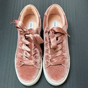 Steve Madden Women's Blush Velvet Sneakers